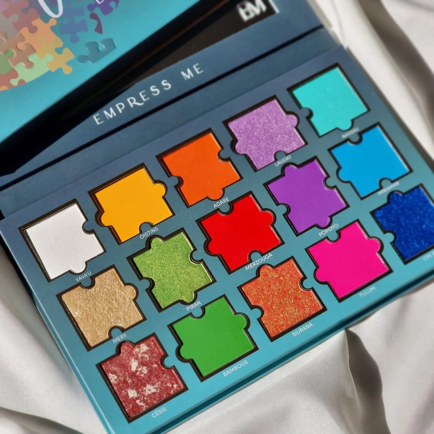 Empress Me Colours of the World eyeshadow palette